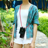 Lade das Bild in den Galerie-Viewer, Pink schwarz weiß gepunktet / Xperia 10 II