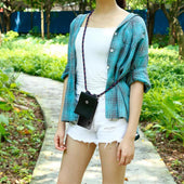 Lade das Bild in den Galerie-Viewer, Blau rot weiß gepunktet / Xperia 10 II